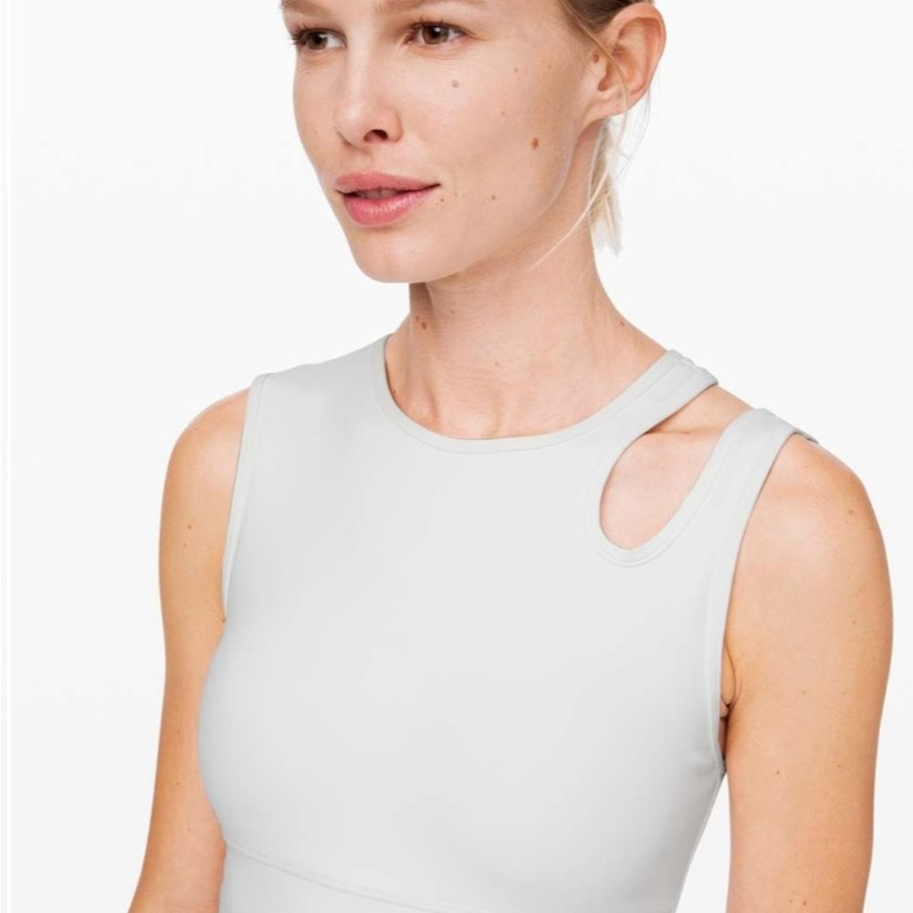 Lululemon Mastered Motion Cropped Tank in‎ color dusty blue - Picture 4 of 6